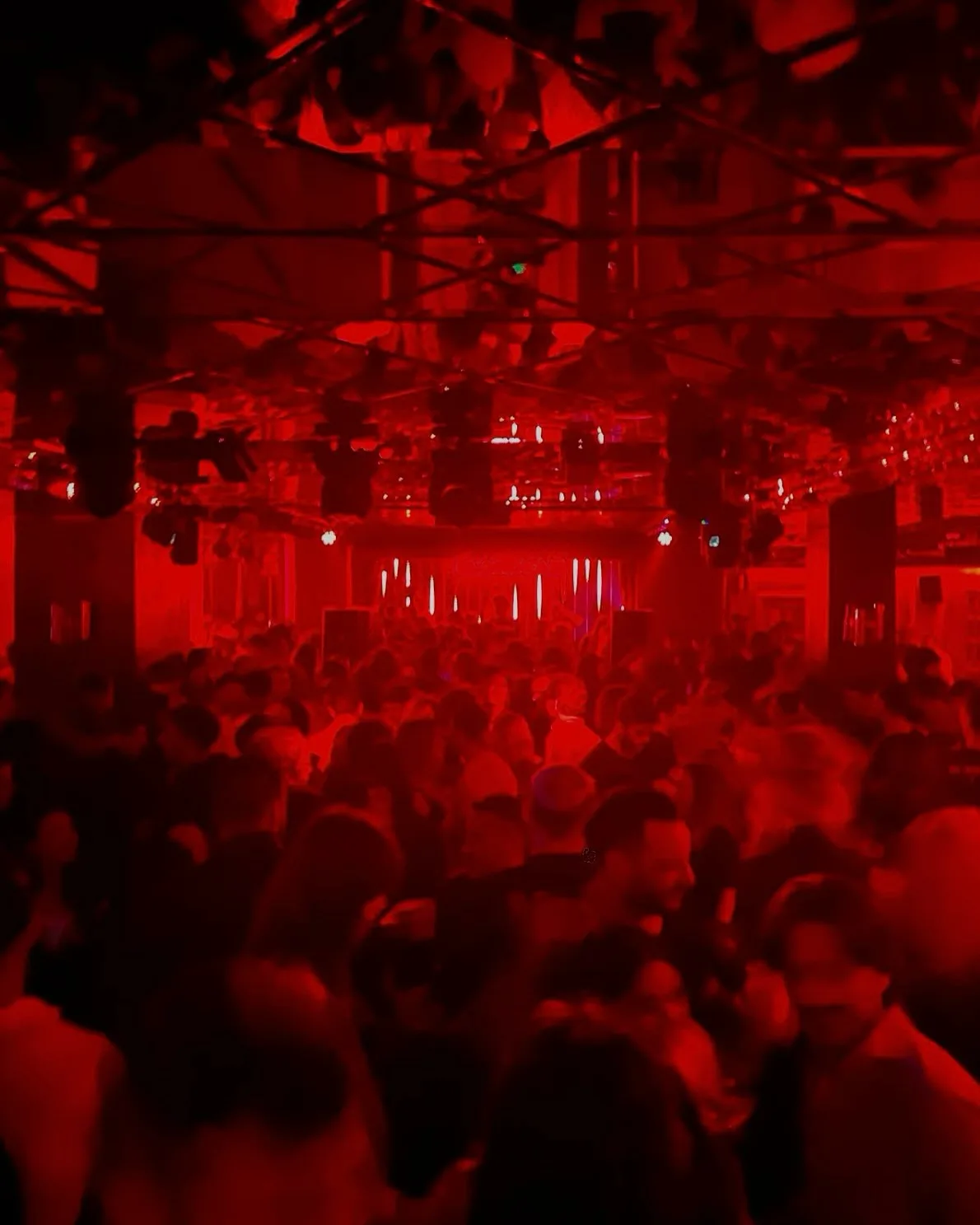 Red Room photo 11